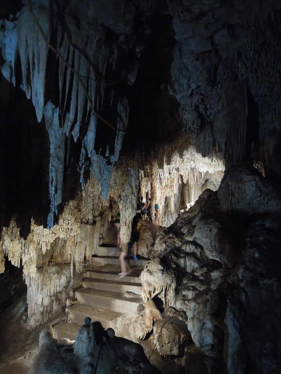 Grotte dans le cenote